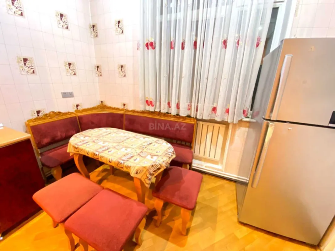 Kirayə verilir 3 otaqlı mənzil 160 m²