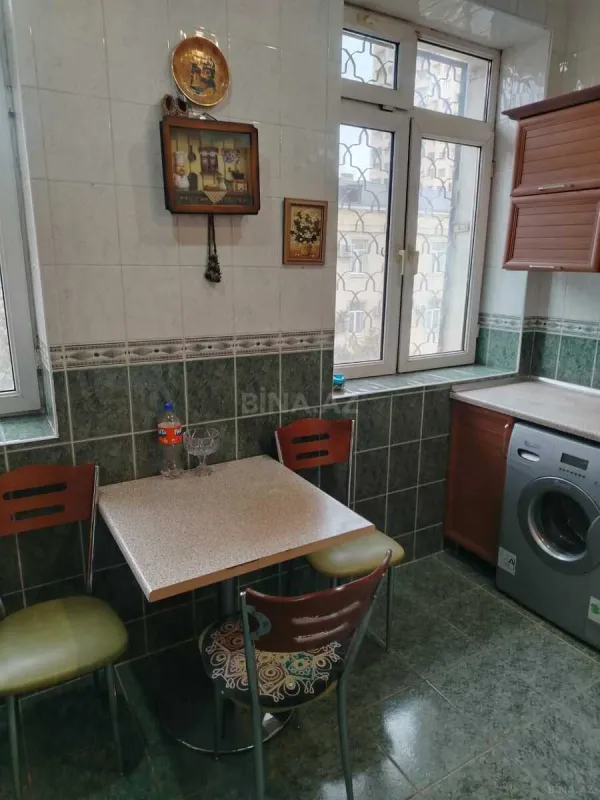 Kirayə verilir 2 otaqlı mənzil 75 m²