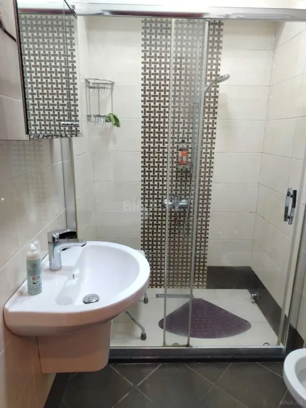 Kirayə verilir 2 otaqlı mənzil 75 m²
