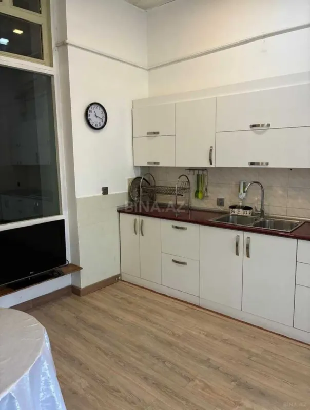 Kirayə verilir 4 otaqlı ofis 150 m²