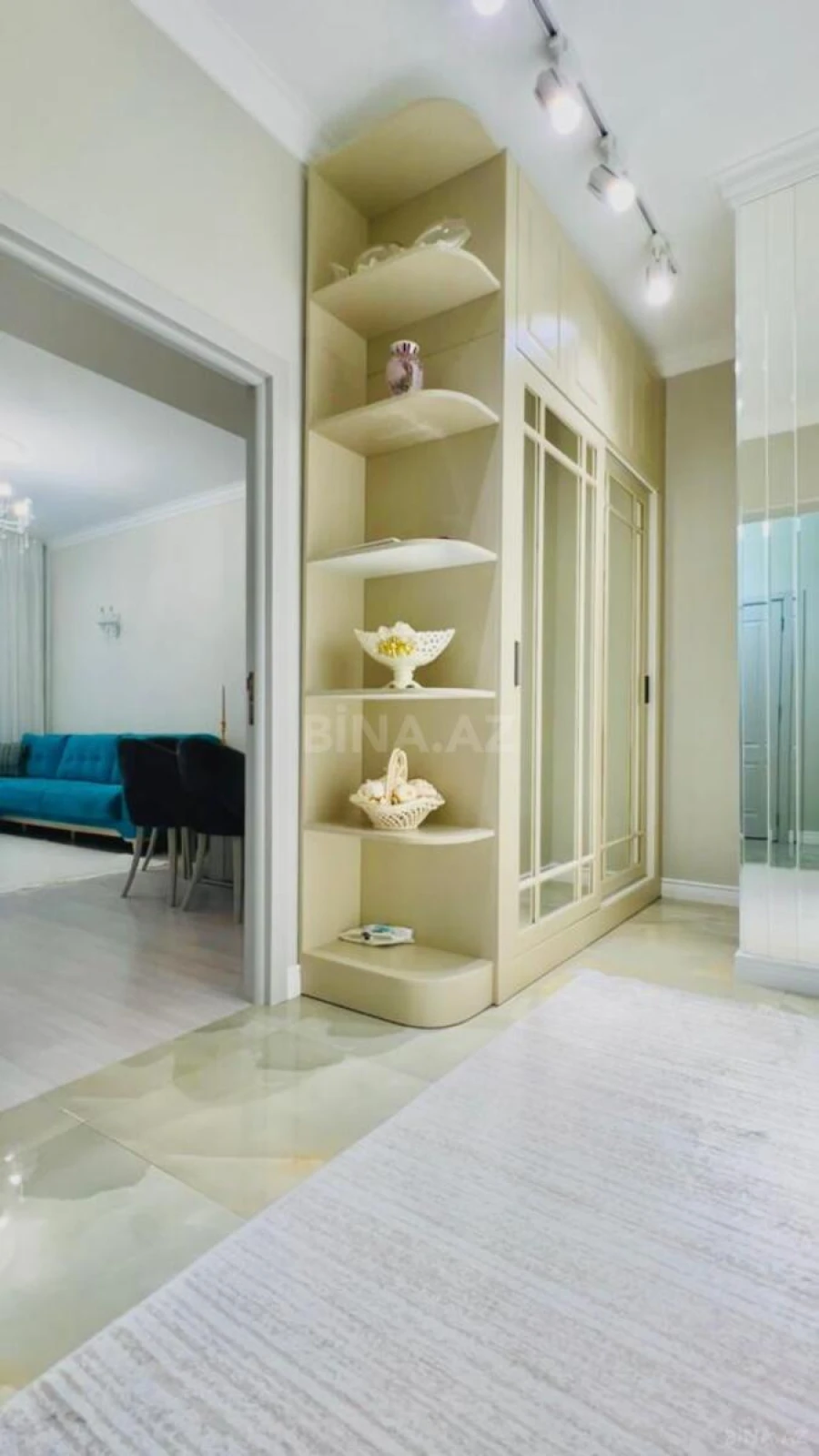 Satılır 2 otaqlı mənzil 72 m²