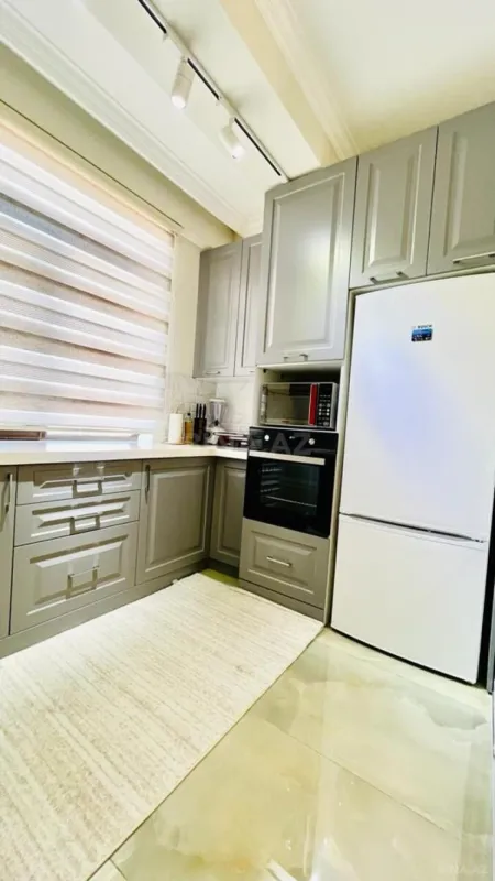 Satılır 2 otaqlı mənzil 72 m²