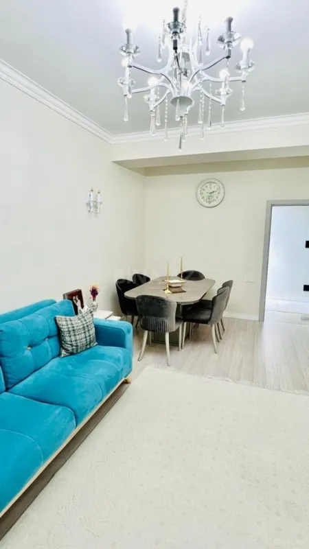 Satılır 2 otaqlı mənzil 72 m²