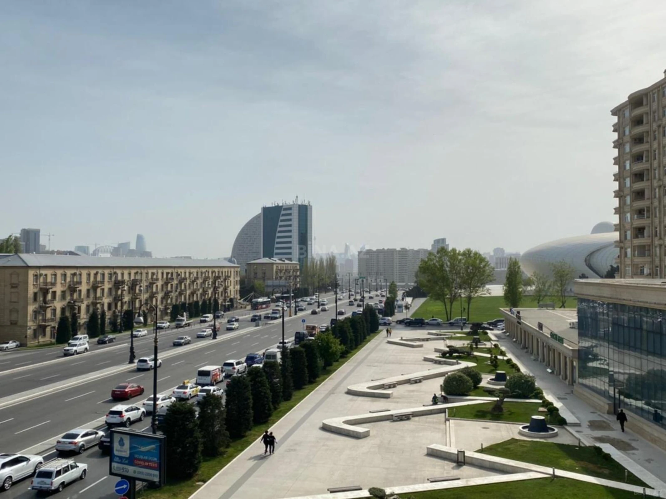 Kirayə verilir 4 otaqlı mənzil 220 m²