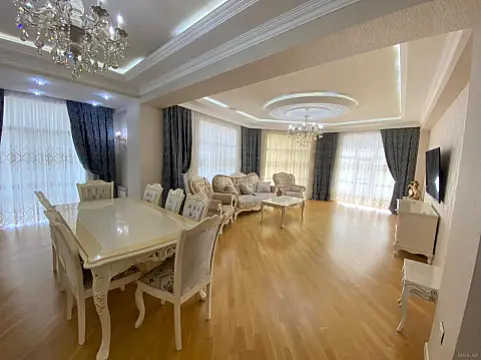 Kirayə verilir 4 otaqlı mənzil 220 m²