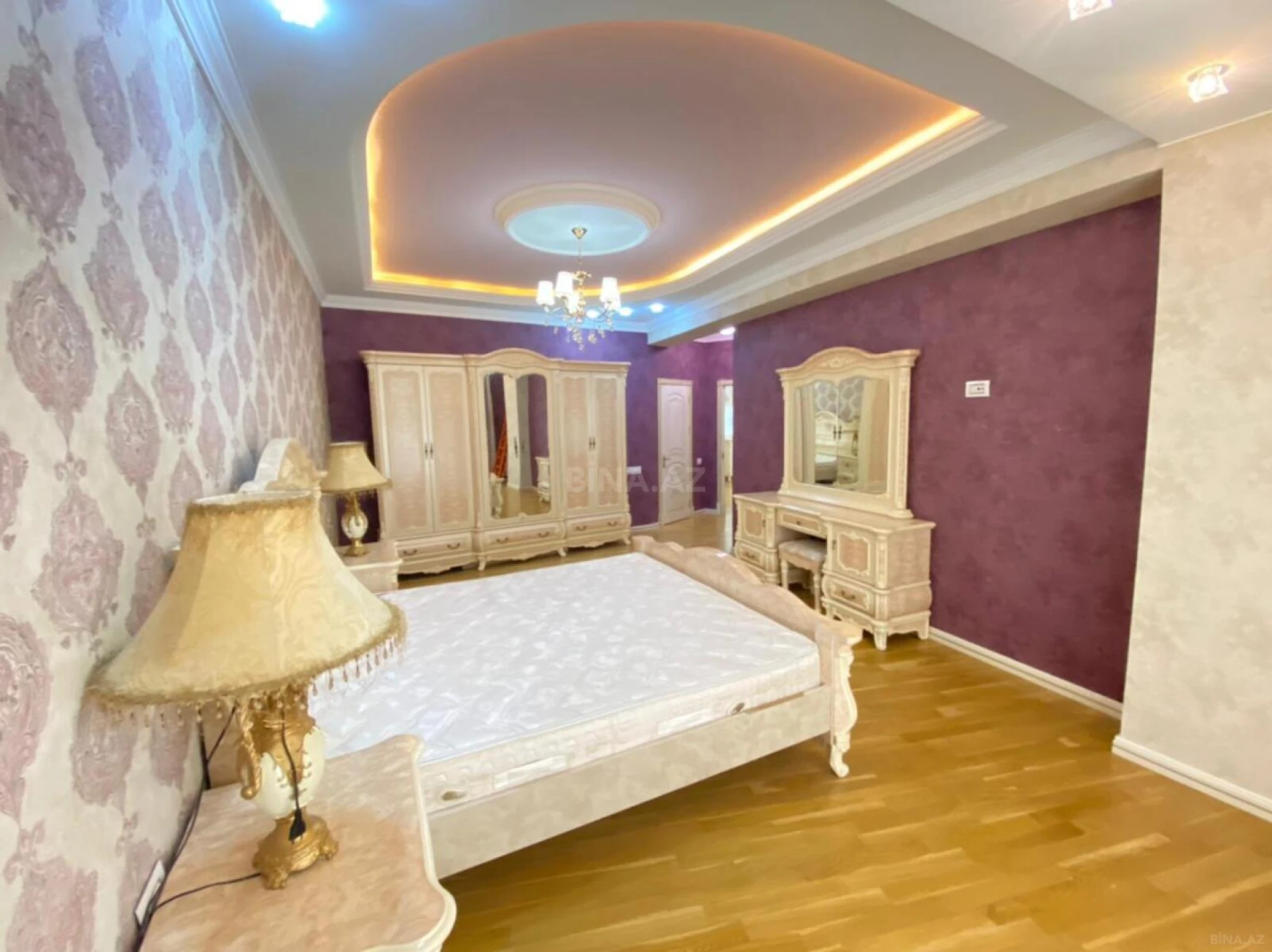 Kirayə verilir 4 otaqlı mənzil 220 m²