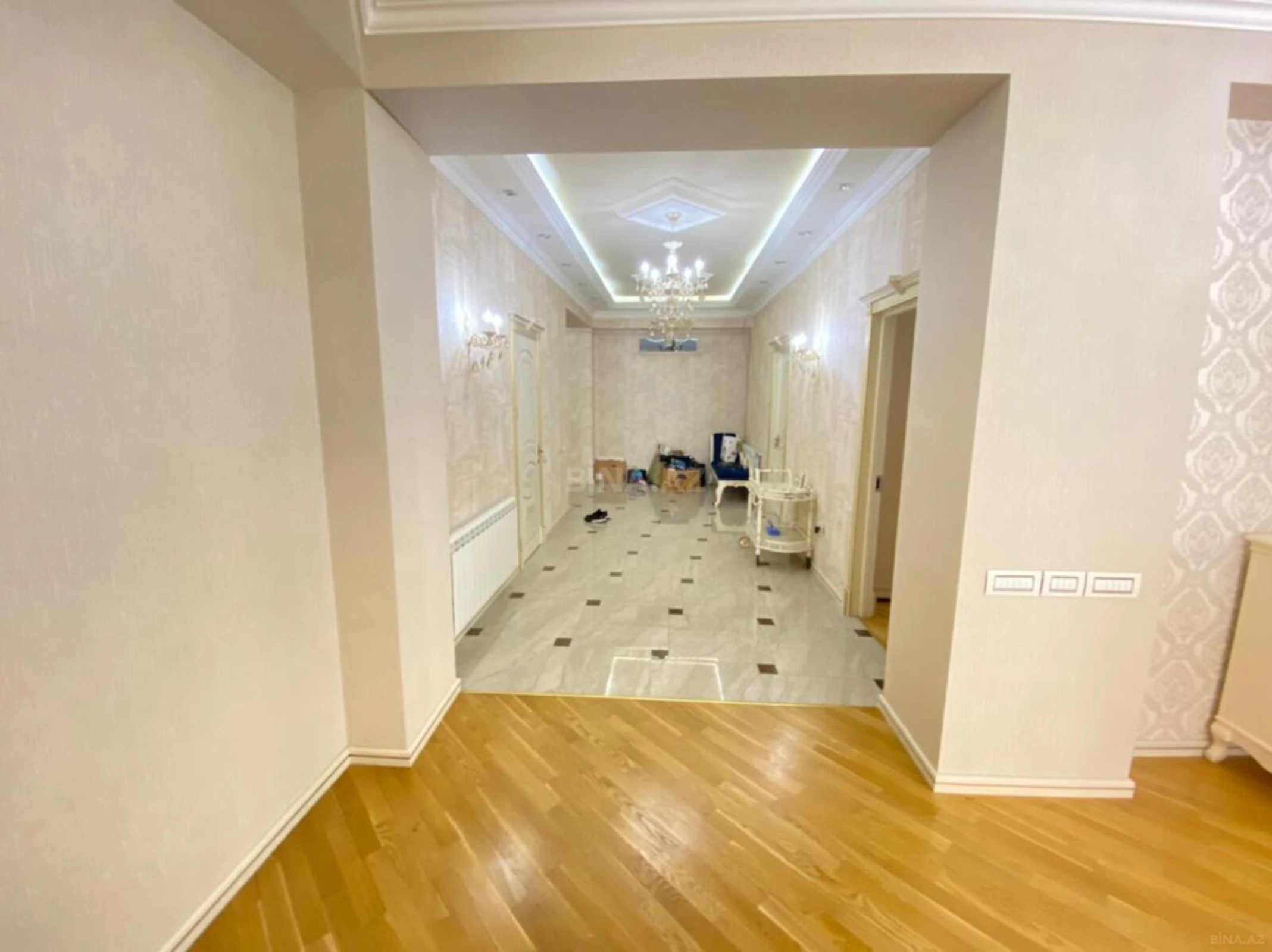 Kirayə verilir 4 otaqlı mənzil 220 m²