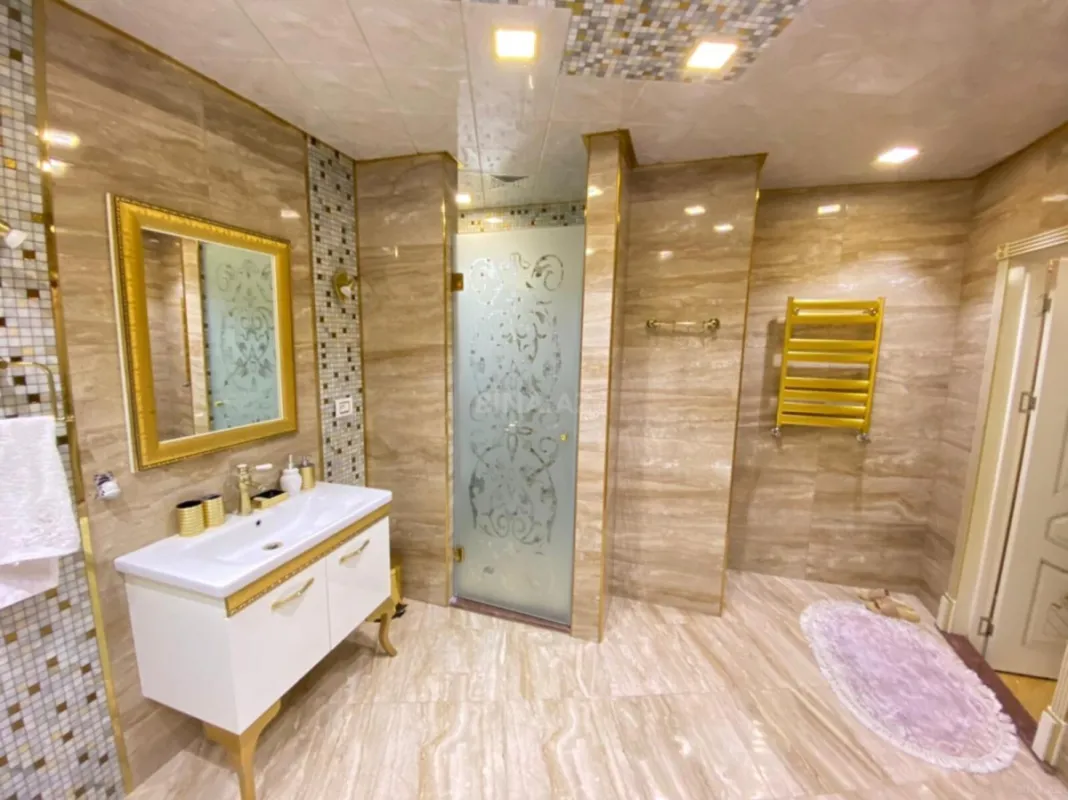 Kirayə verilir 4 otaqlı mənzil 220 m²