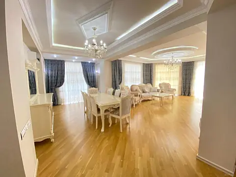 Kirayə verilir 4 otaqlı mənzil 220 m²