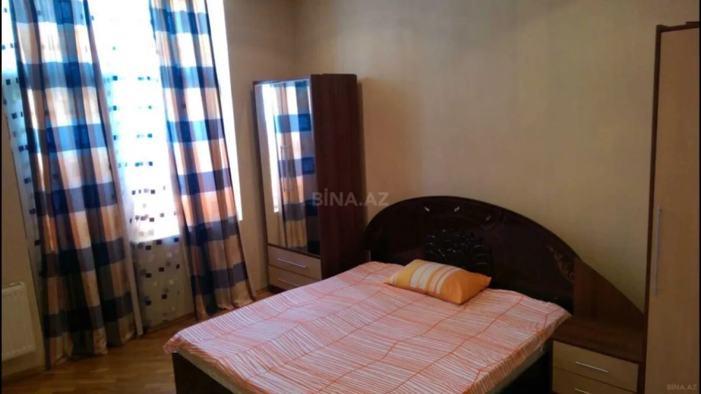 Kirayə verilir 3 otaqlı mənzil 125 m²