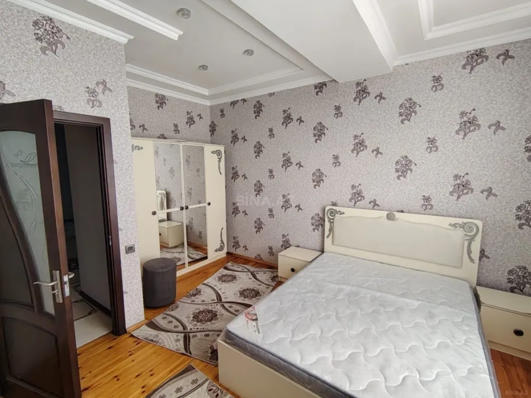 Kirayə verilir 3 otaqlı mənzil 123 m²
