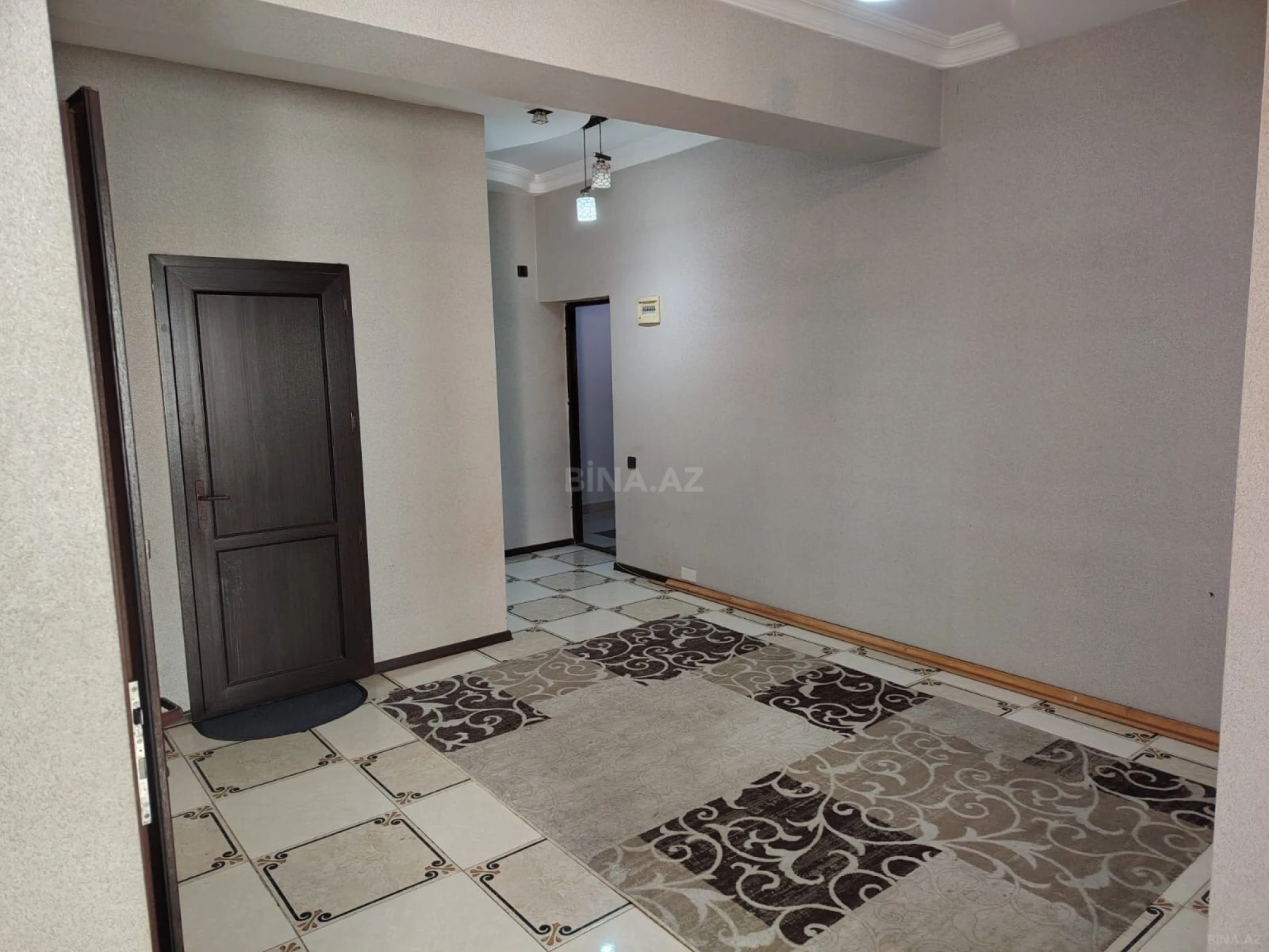 Kirayə verilir 3 otaqlı mənzil 123 m²