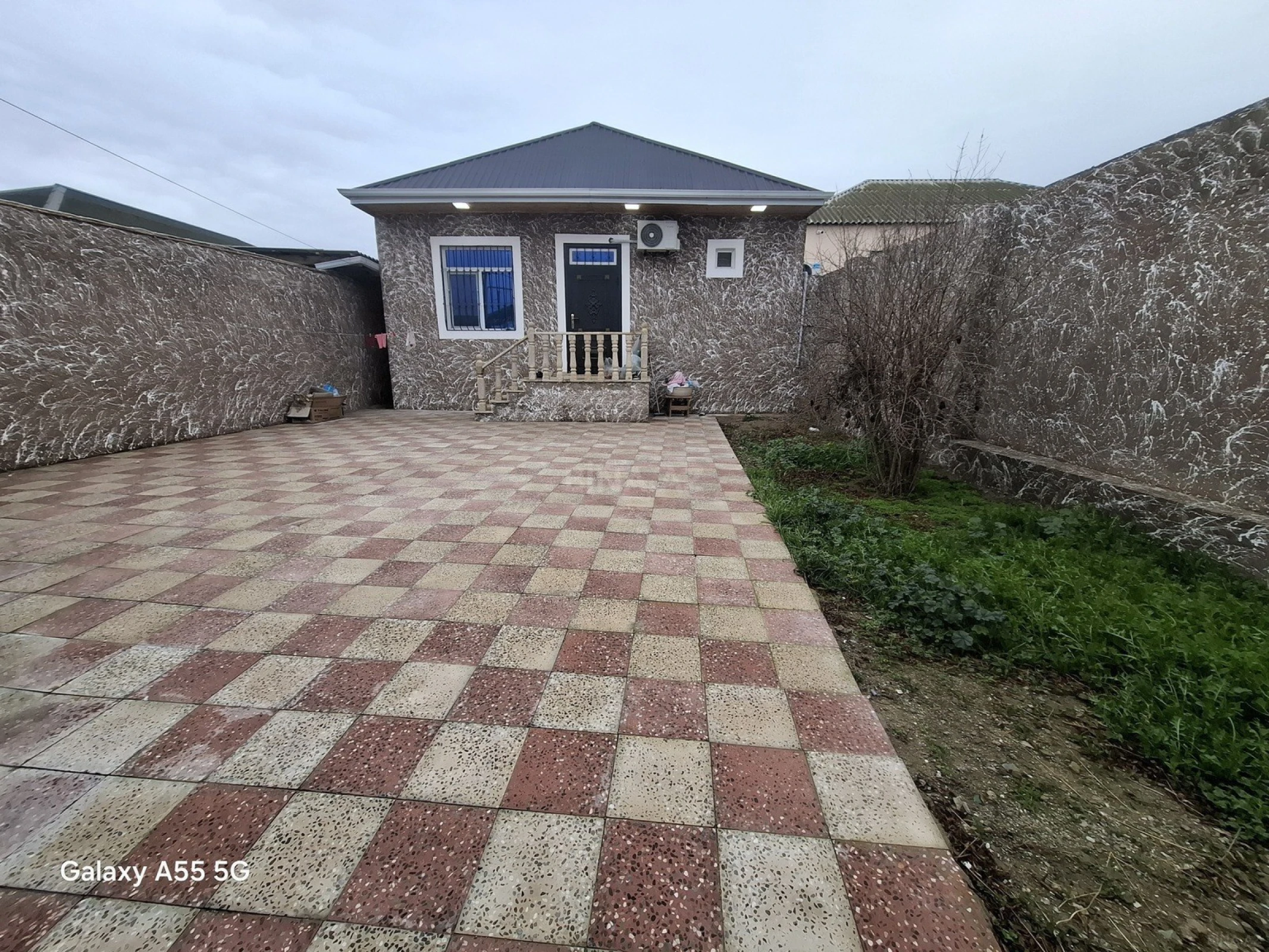 Satılır 2 otaqlı həyət evi 70 m²