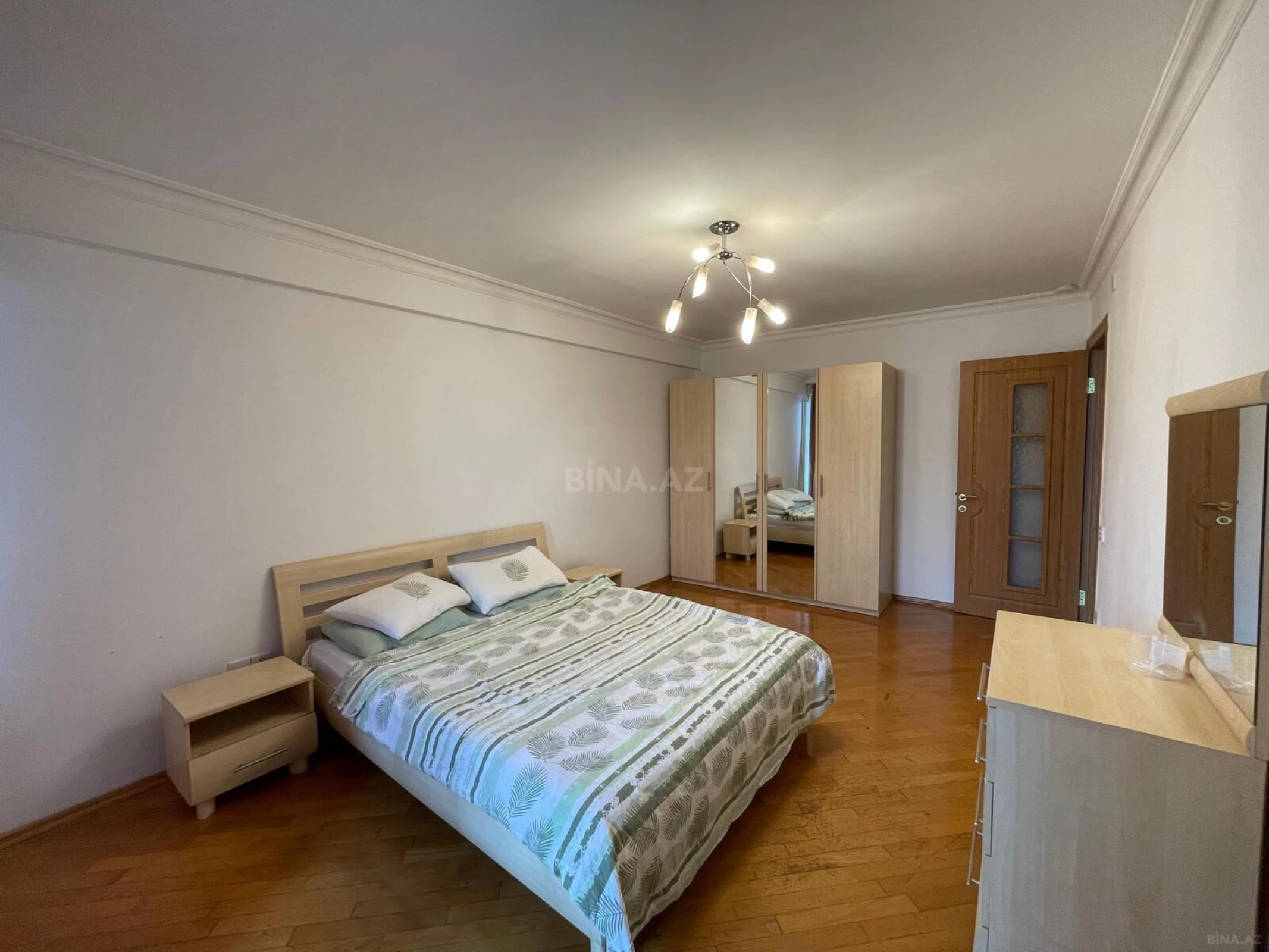 Kirayə verilir 3 otaqlı mənzil 100 m²