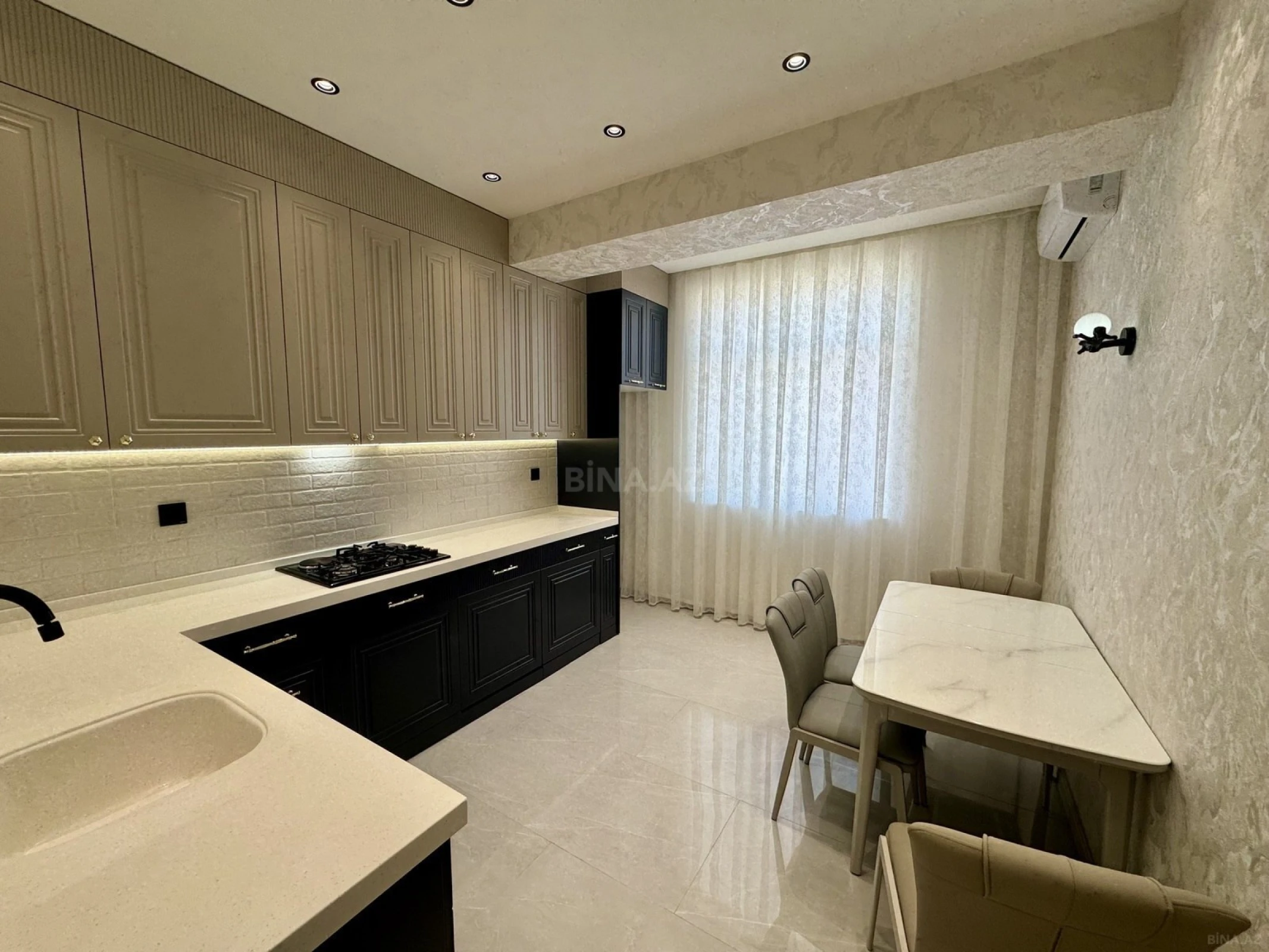 Satılır 2 otaqlı mənzil 80 m²