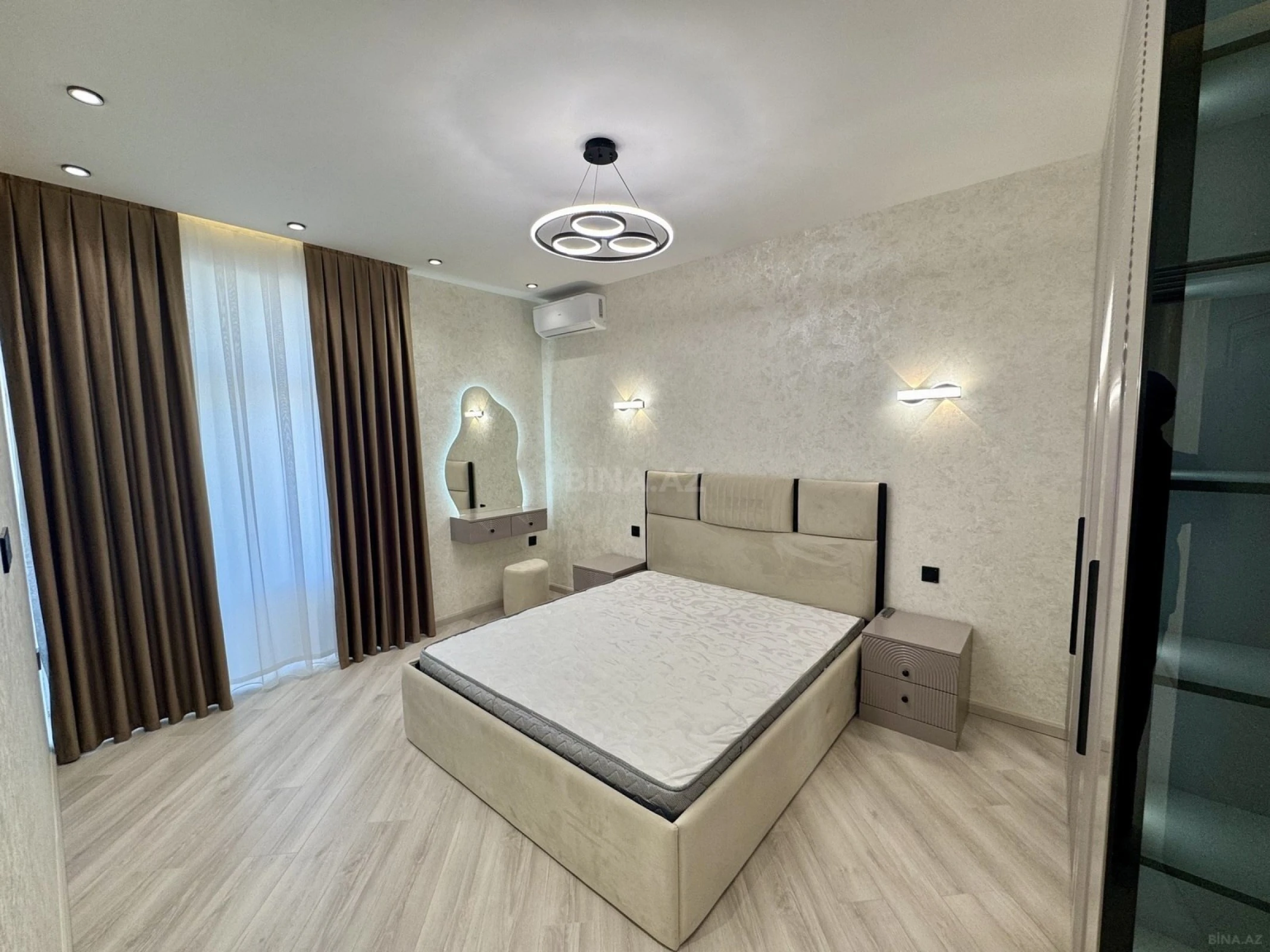 Satılır 2 otaqlı mənzil 80 m²
