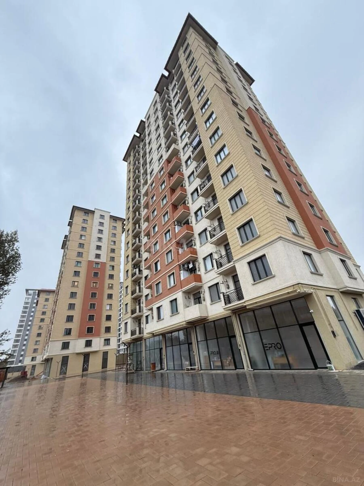 Satılır 2 otaqlı mənzil 67 m²