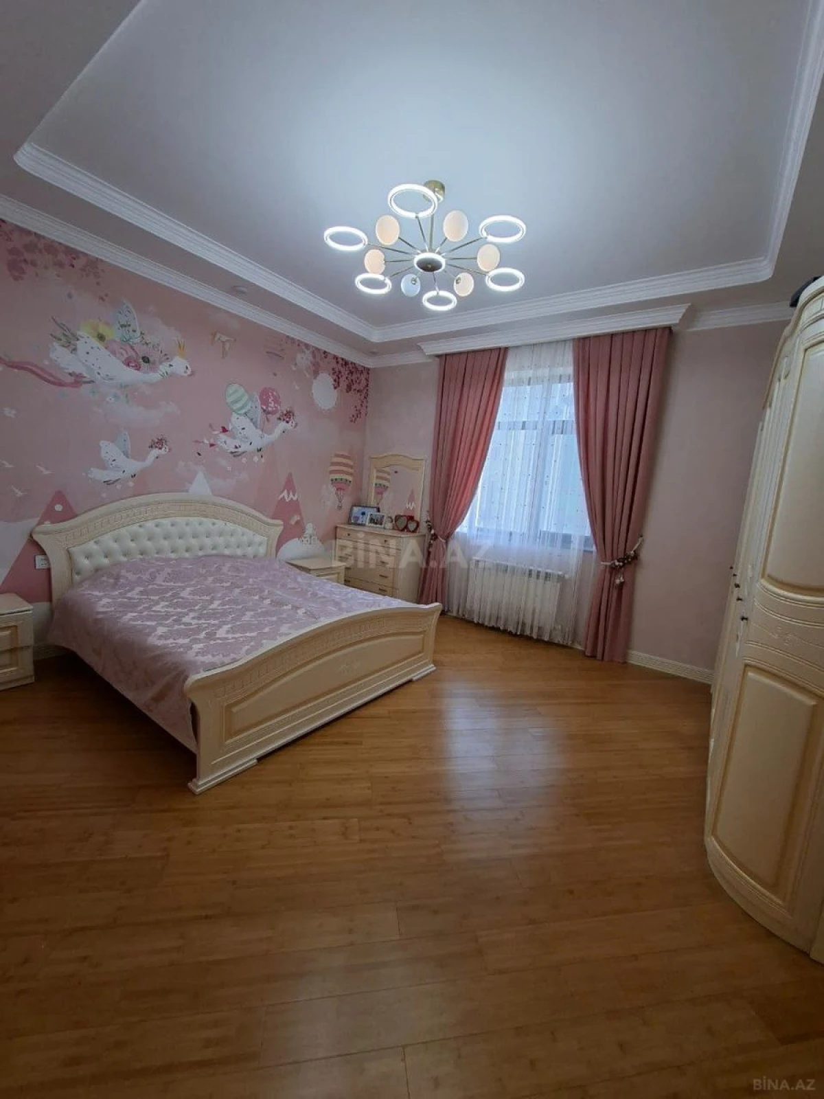 Satılır 8 otaqlı həyət evi 850 m²