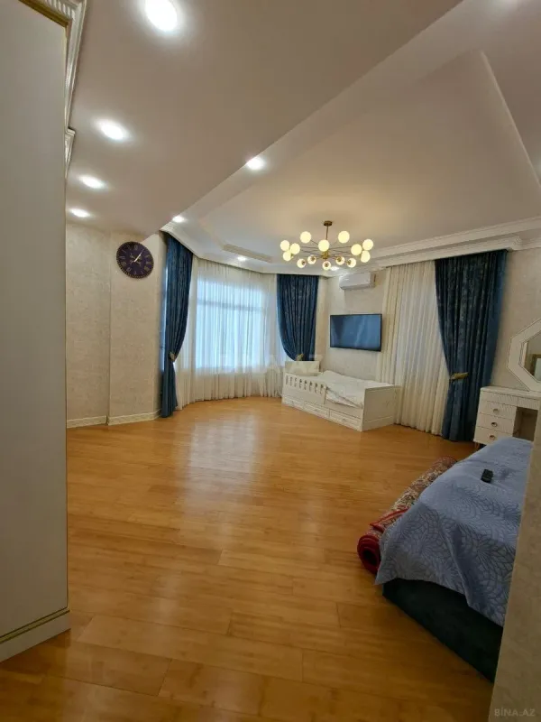 Satılır 8 otaqlı həyət evi 850 m²
