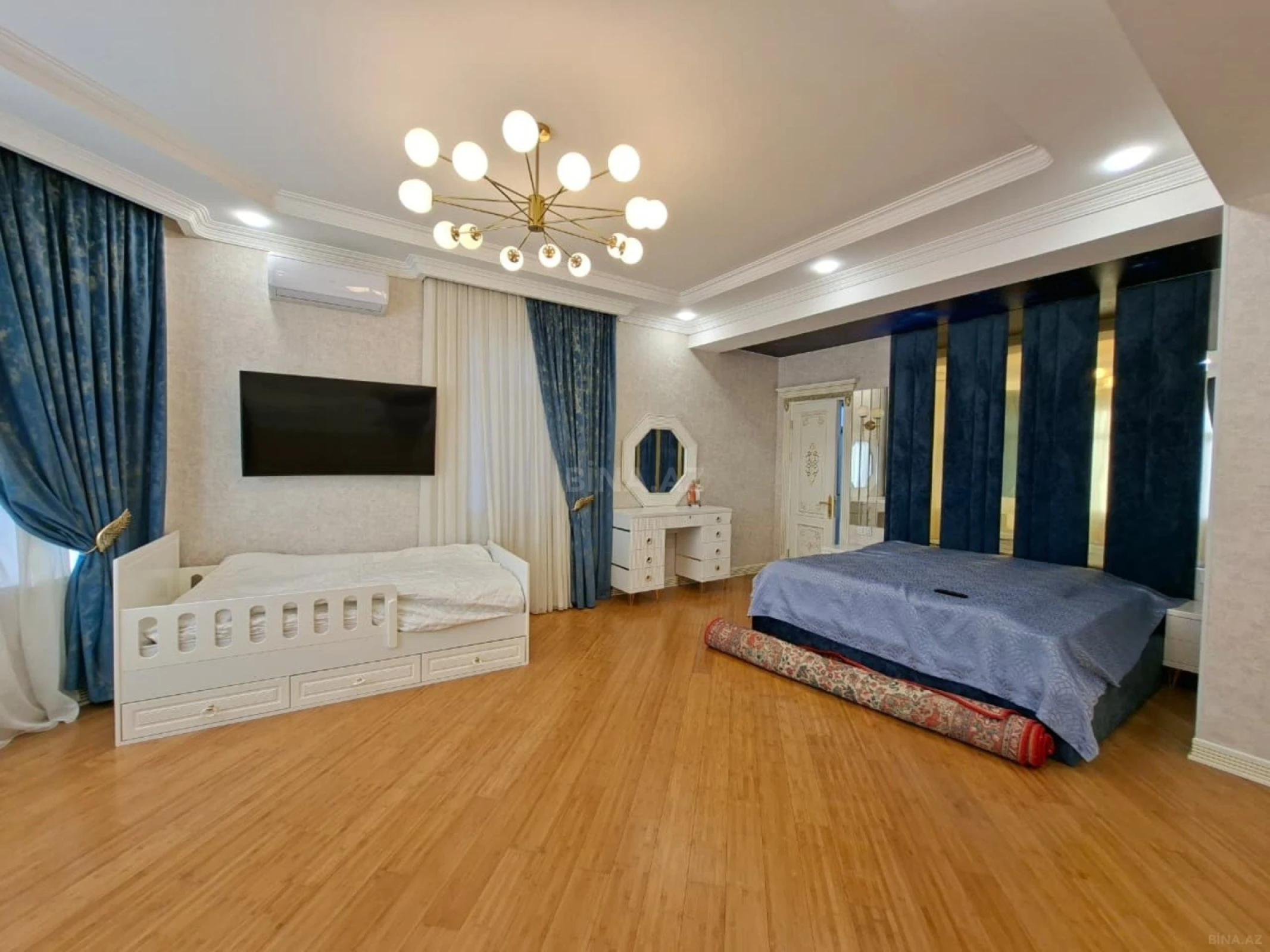 Satılır 8 otaqlı həyət evi 850 m²
