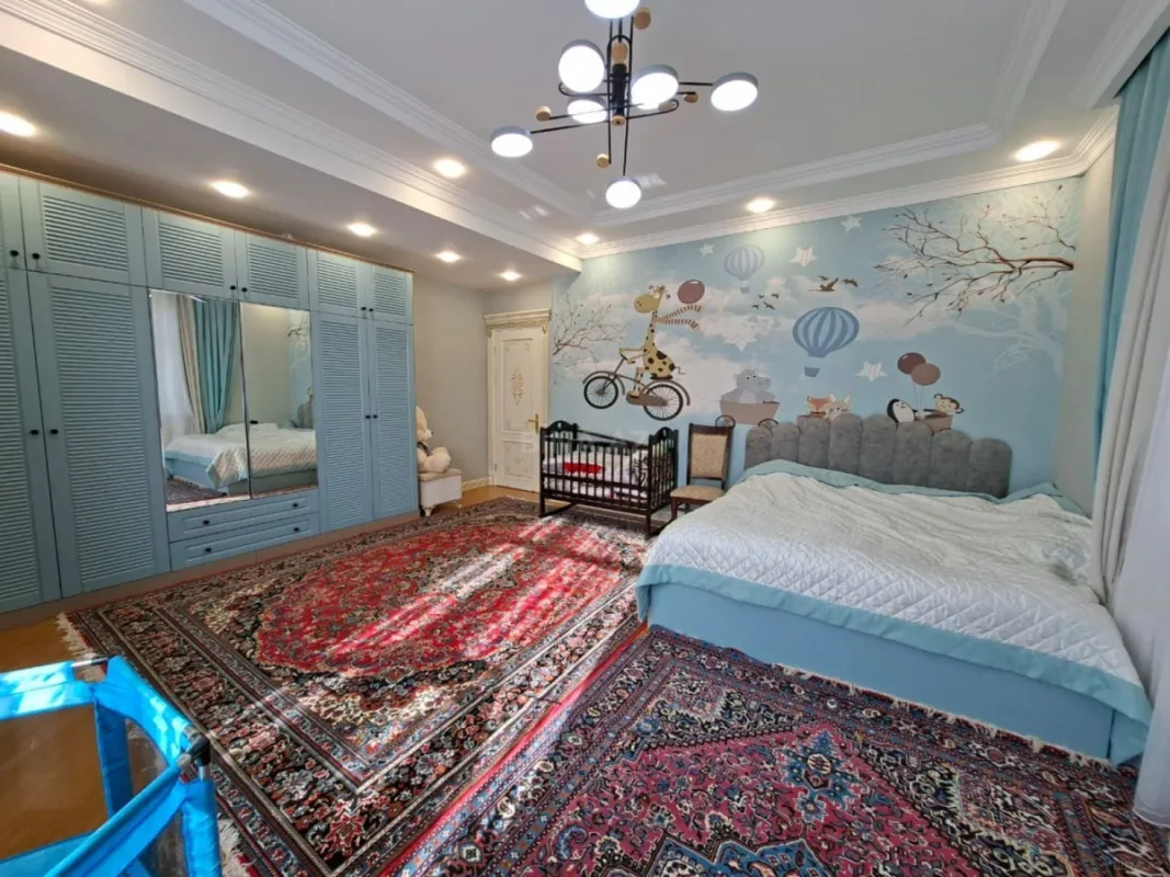 Satılır 8 otaqlı həyət evi 850 m²