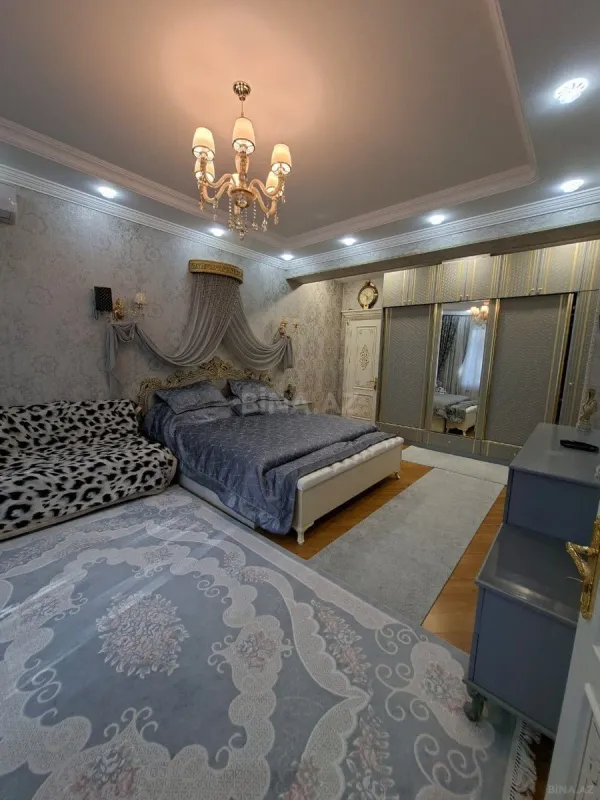 Satılır 8 otaqlı həyət evi 850 m²