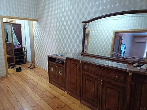 Kirayə verilir 2 otaqlı mənzil 80 m²