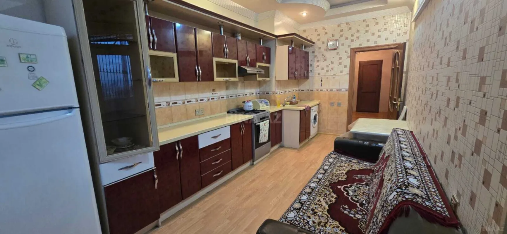 Kirayə verilir 3 otaqlı mənzil 130 m²