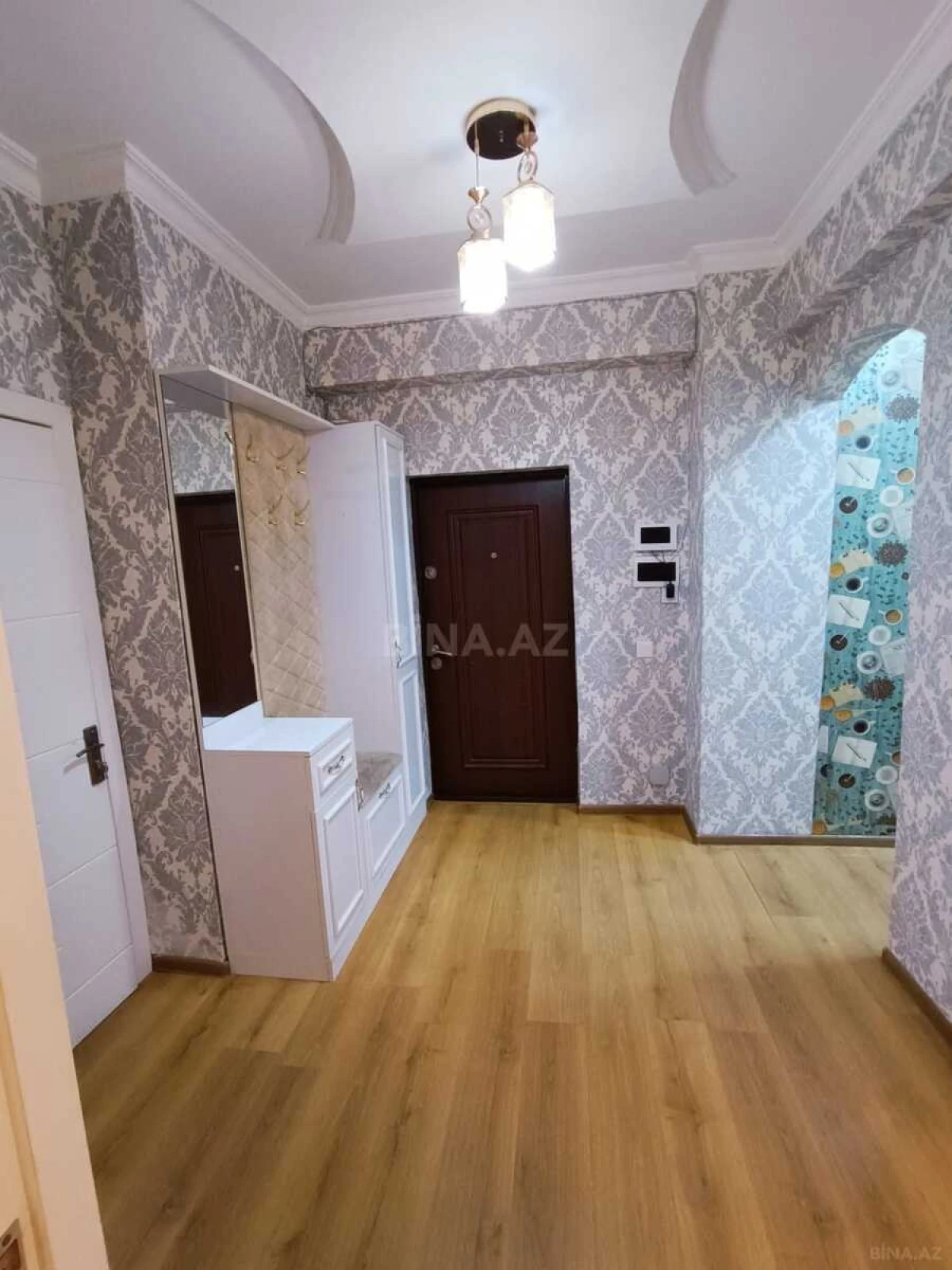Kirayə verilir 2 otaqlı mənzil 80 m²