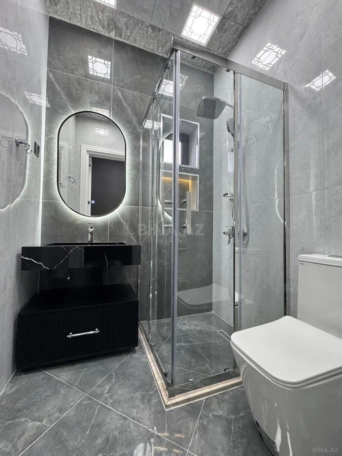 Satılır 5 otaqlı həyət evi 200 m²