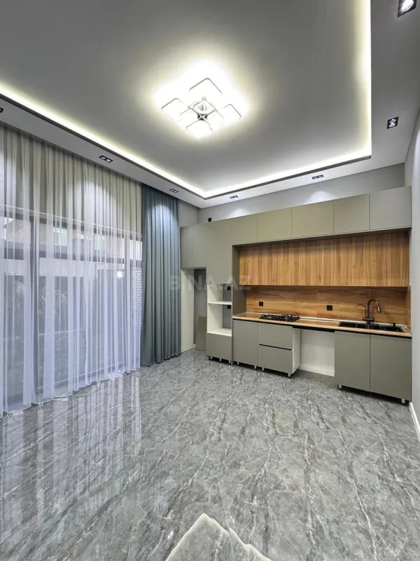 Satılır 5 otaqlı həyət evi 200 m²