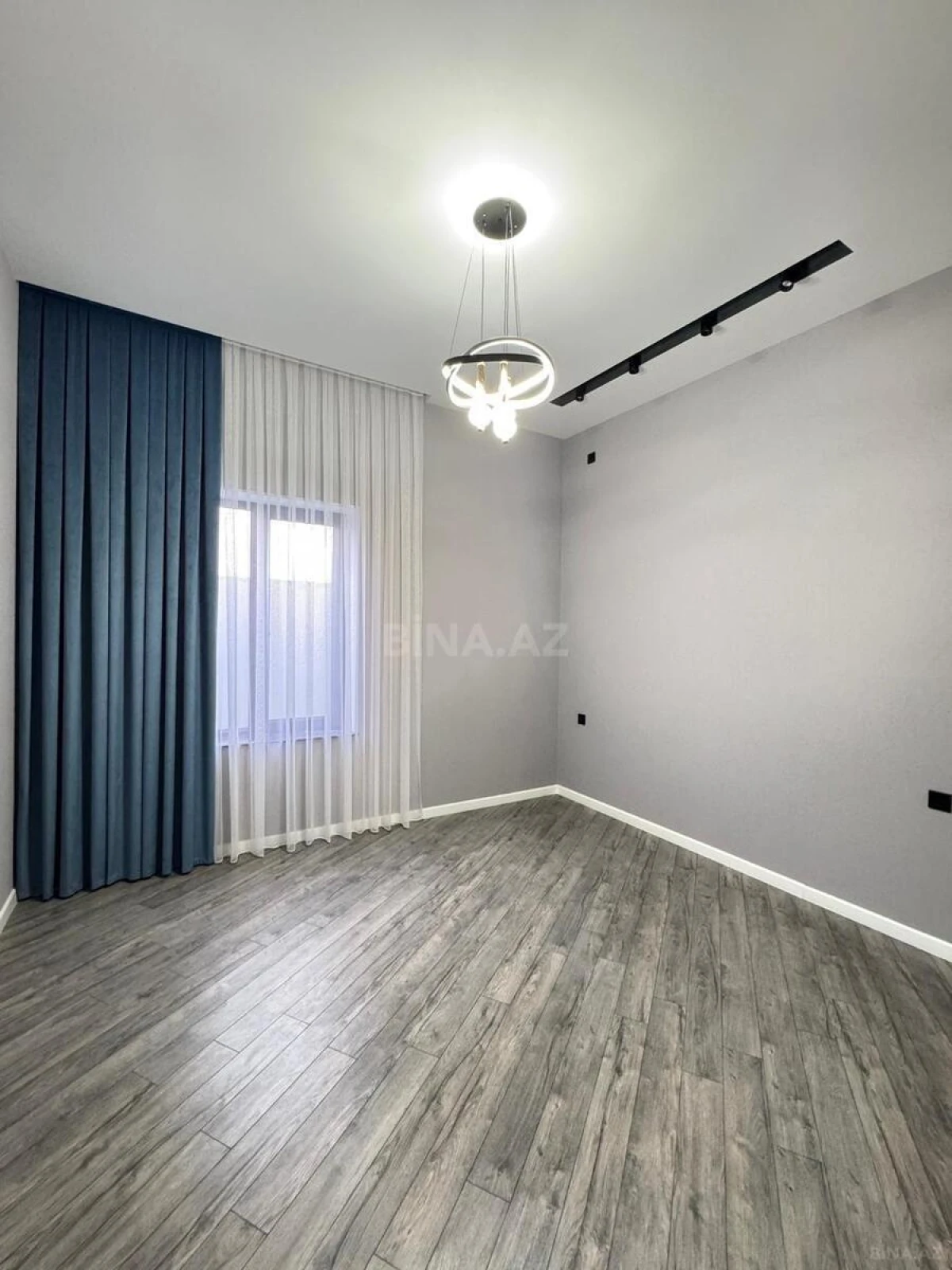 Satılır 5 otaqlı həyət evi 200 m²
