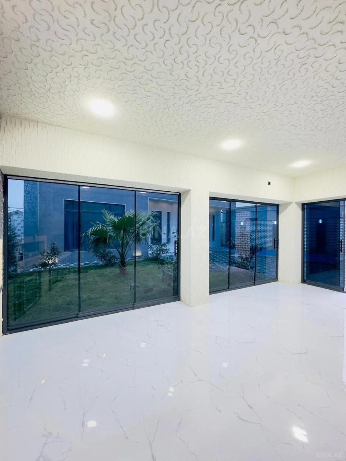 Satılır 5 otaqlı həyət evi 200 m²