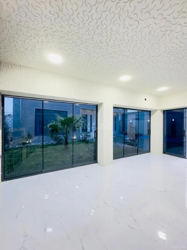 Satılır 5 otaqlı həyət evi 200 m²