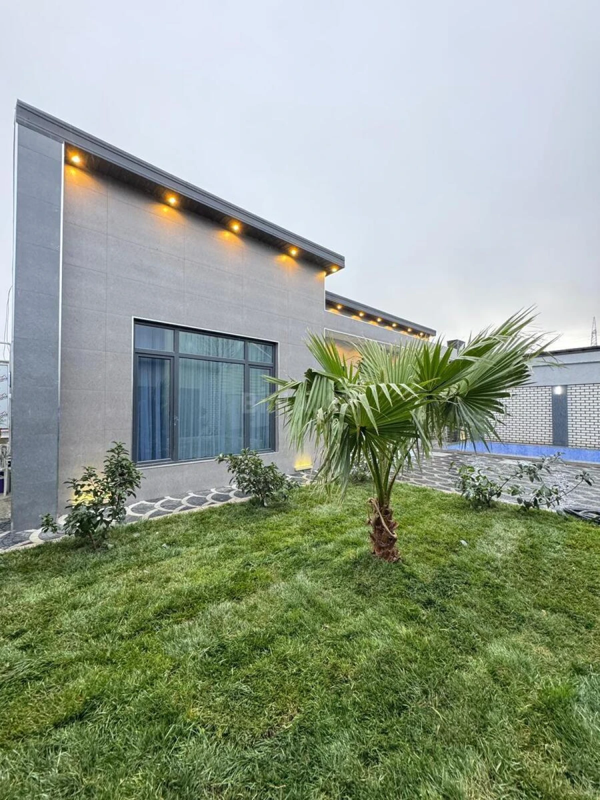 Satılır 5 otaqlı həyət evi 200 m²