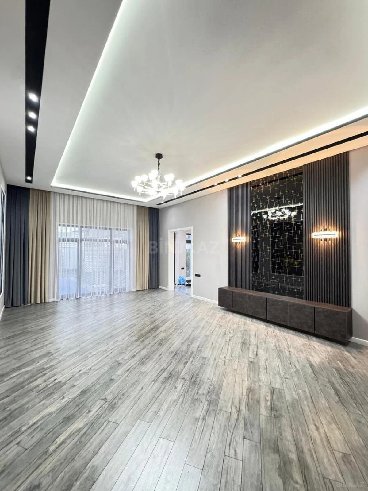 Satılır 5 otaqlı həyət evi 200 m²