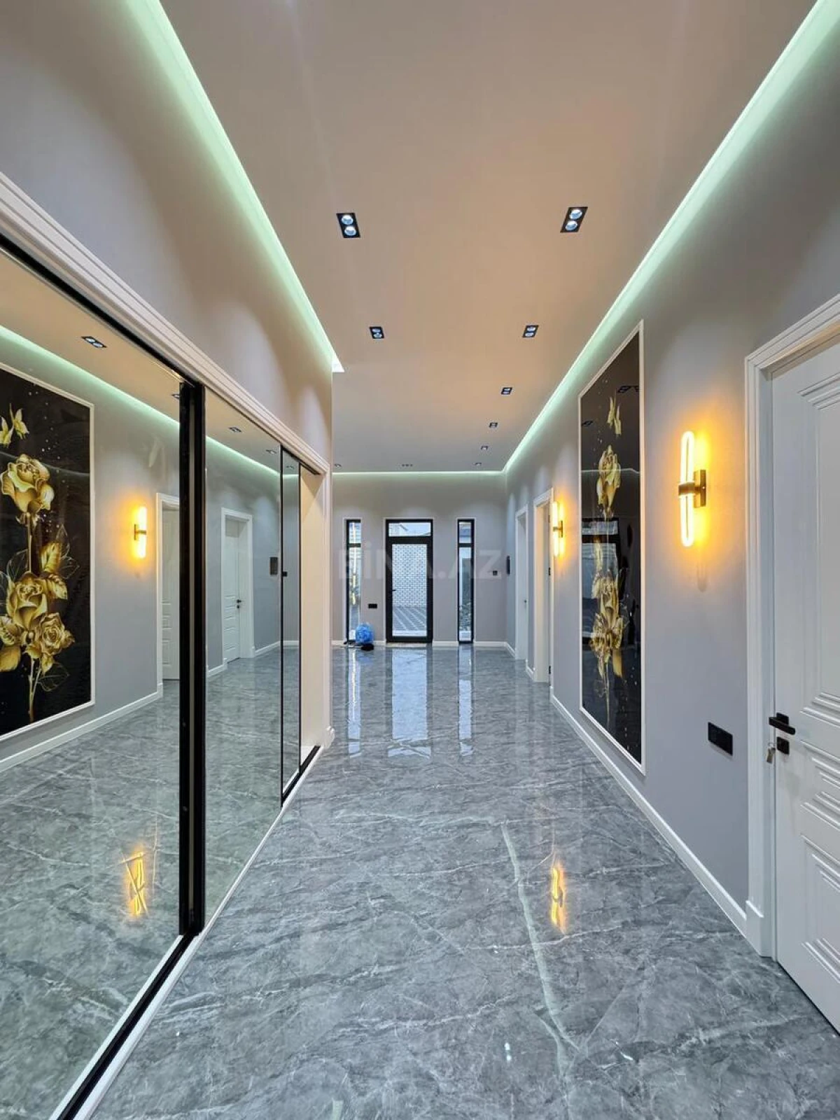 Satılır 5 otaqlı həyət evi 200 m²