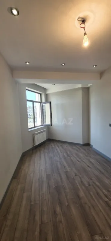 Satılır 3 otaqlı mənzil 136 m²