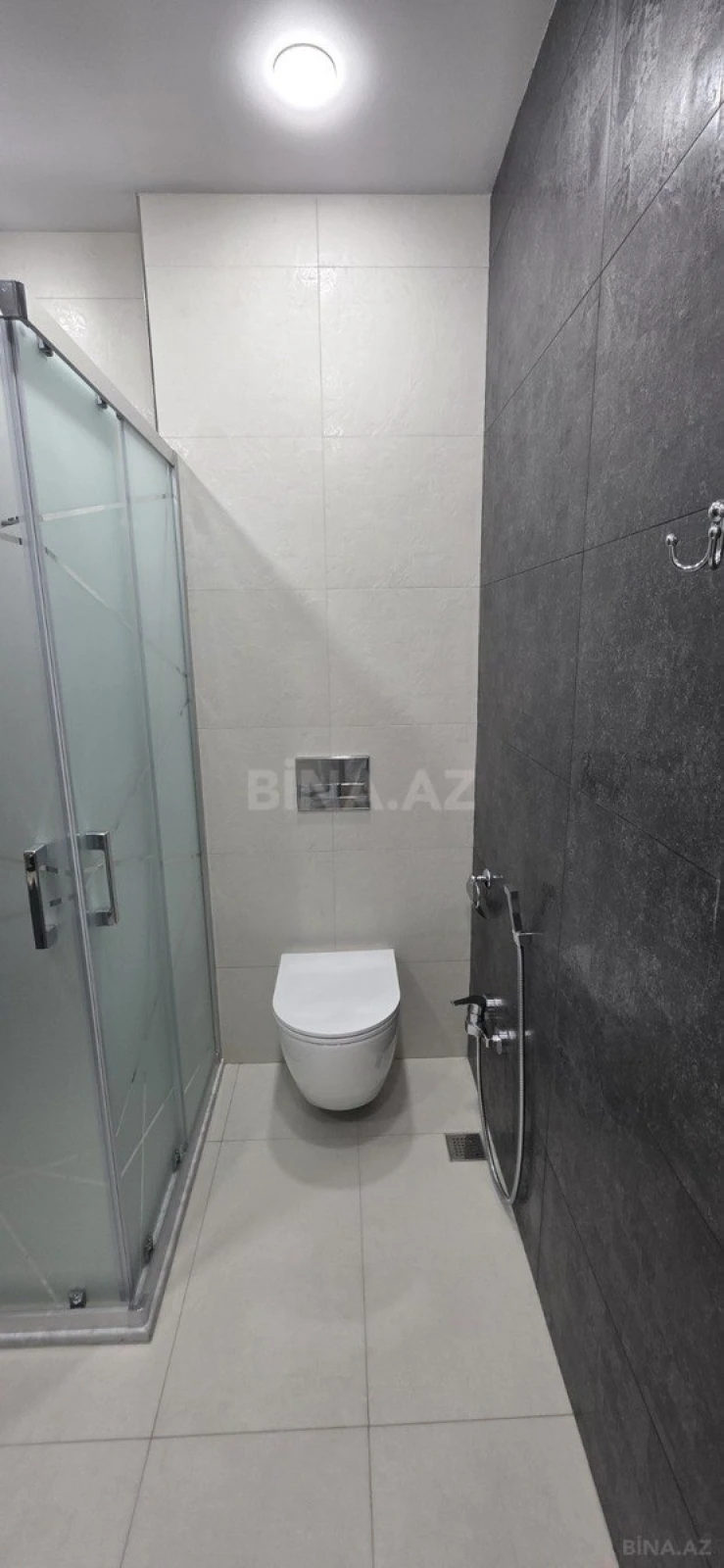 Satılır 3 otaqlı mənzil 136 m²