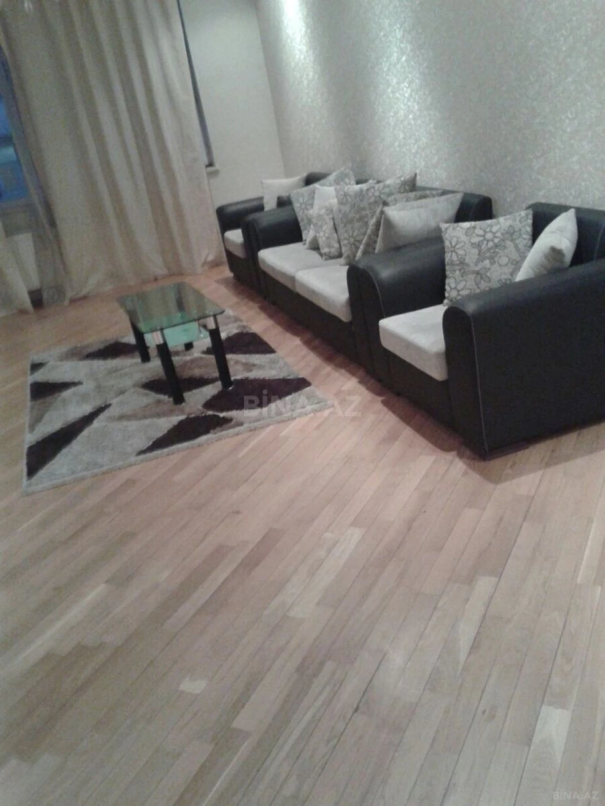 Kirayə verilir 3 otaqlı mənzil 125 m²