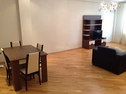 Kirayə verilir 3 otaqlı mənzil 125 m²