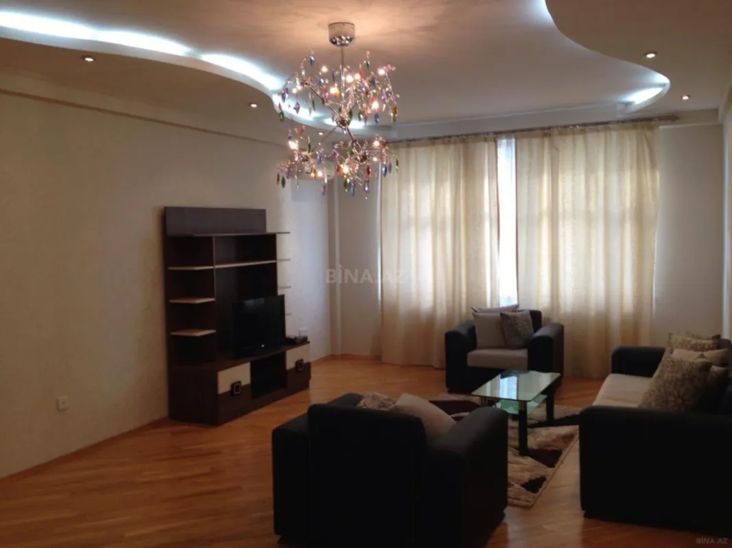 Kirayə verilir 3 otaqlı mənzil 125 m²