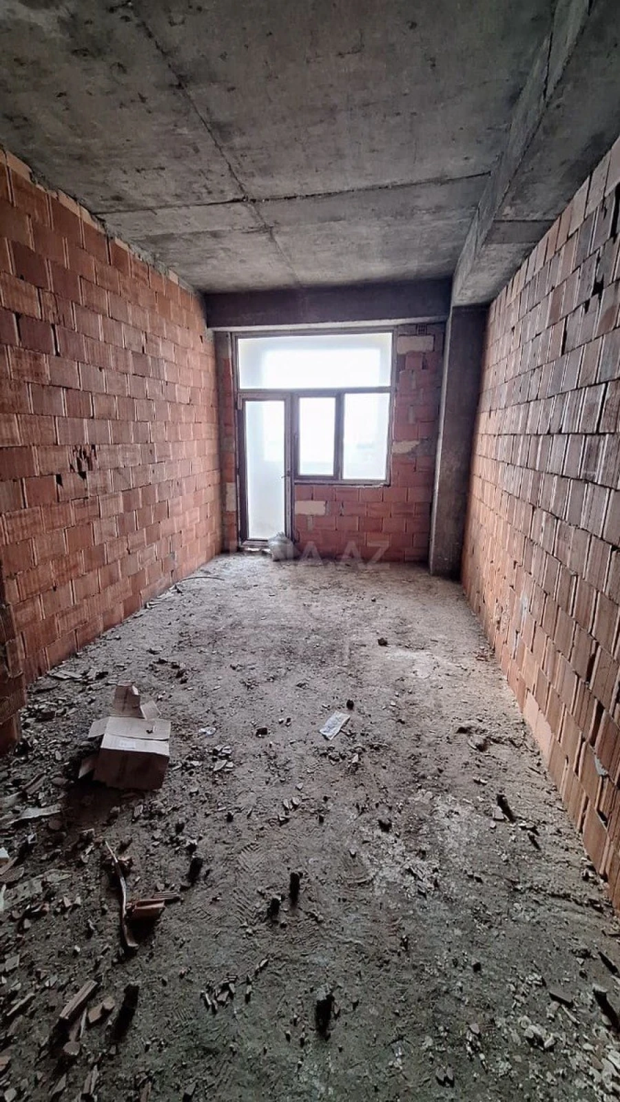 Satılır 2 otaqlı mənzil 79 m²