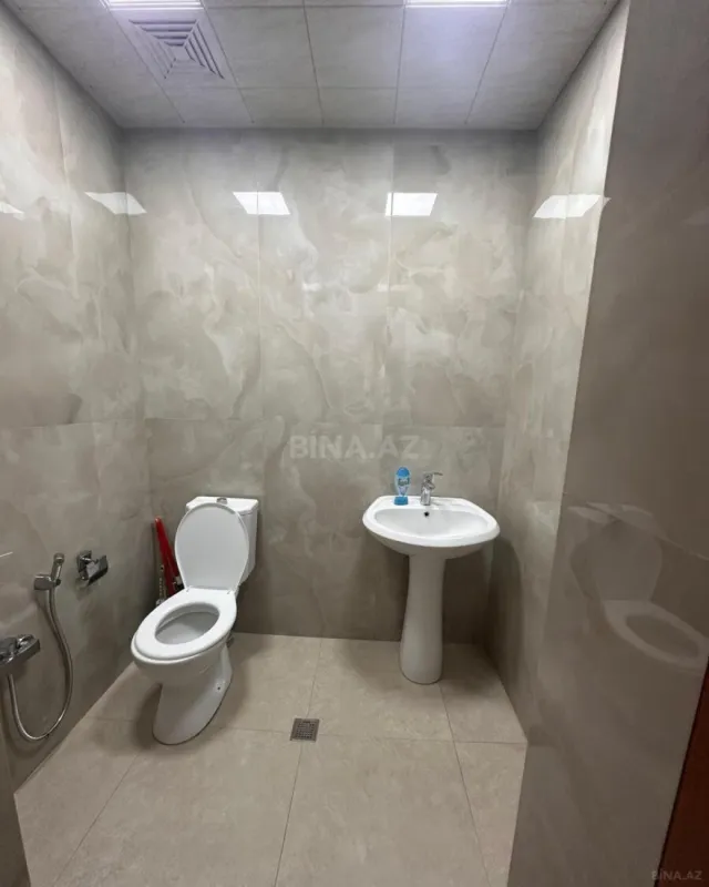 Kirayə verilir 2 otaqlı mənzil 84 m²
