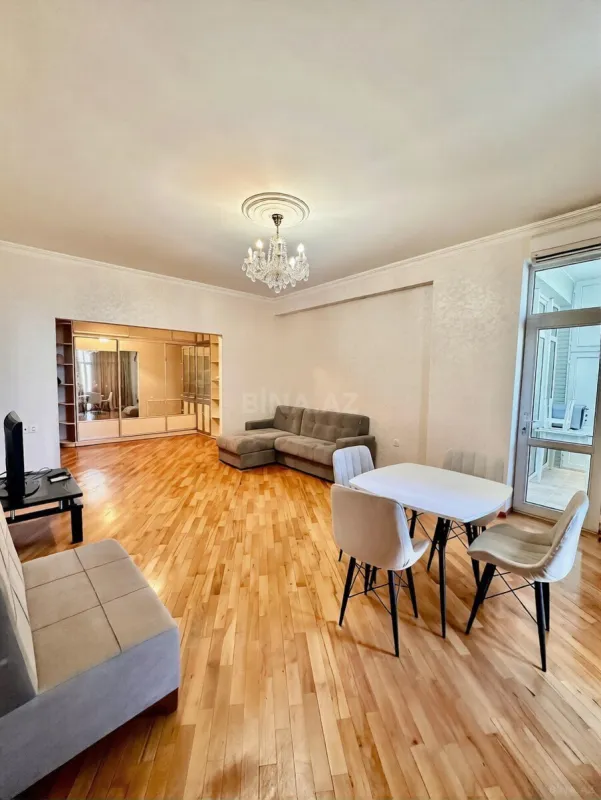 Kirayə verilir 2 otaqlı mənzil 84 m²