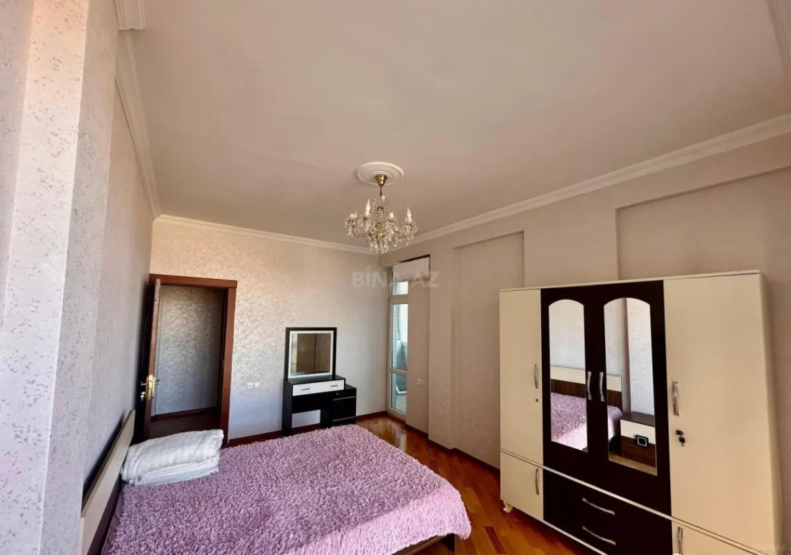 Kirayə verilir 2 otaqlı mənzil 84 m²