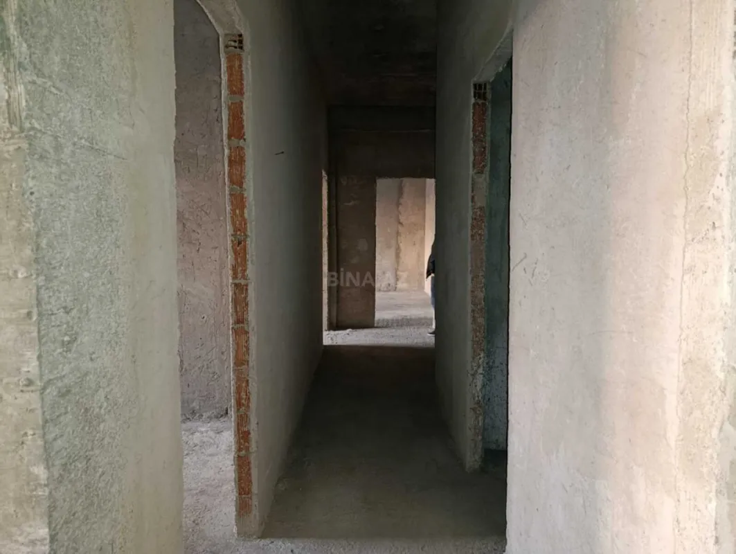 Satılır 4 otaqlı mənzil 176 m²