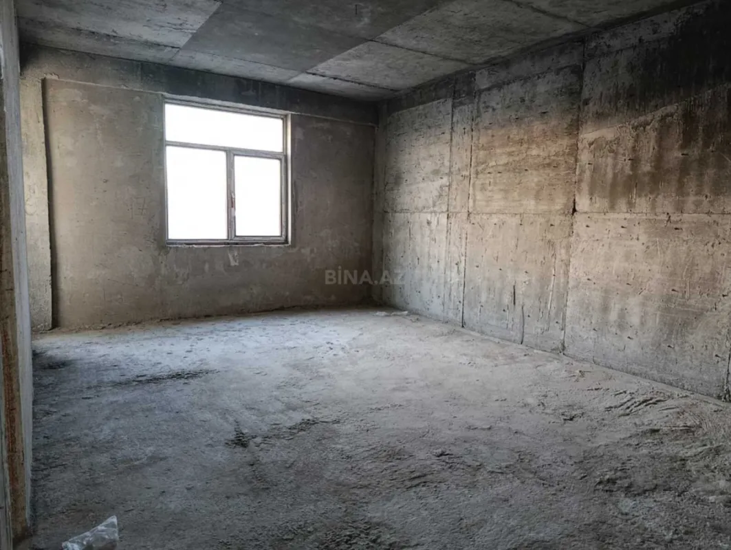 Satılır 4 otaqlı mənzil 176 m²