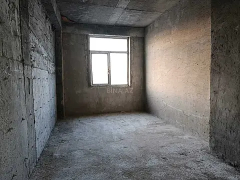 Satılır 4 otaqlı mənzil 176 m²