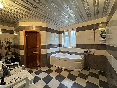 Satılır 5 otaqlı həyət evi 178 m²